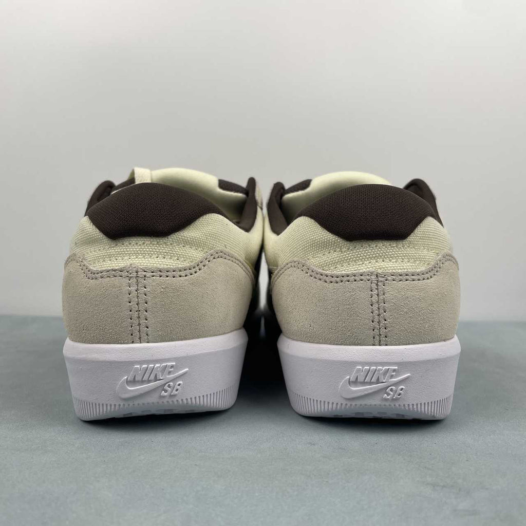 Nike SB Force  Low-Top Sneakers - Cream / Dark Brown / Tan