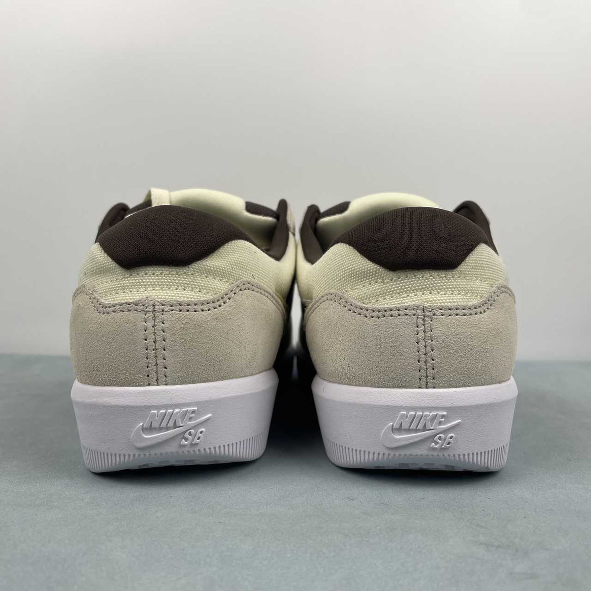 Nike SB Force  Low-Top Sneakers - Cream / Dark Brown / Tan